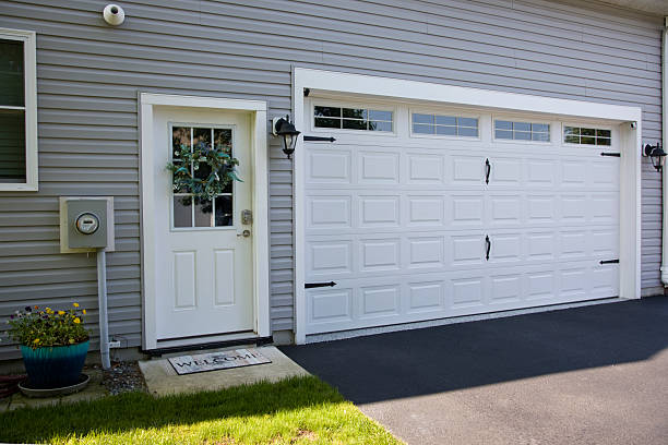 24/7 Emergency Garage Door Panel Replacement experts in Leesville, LA